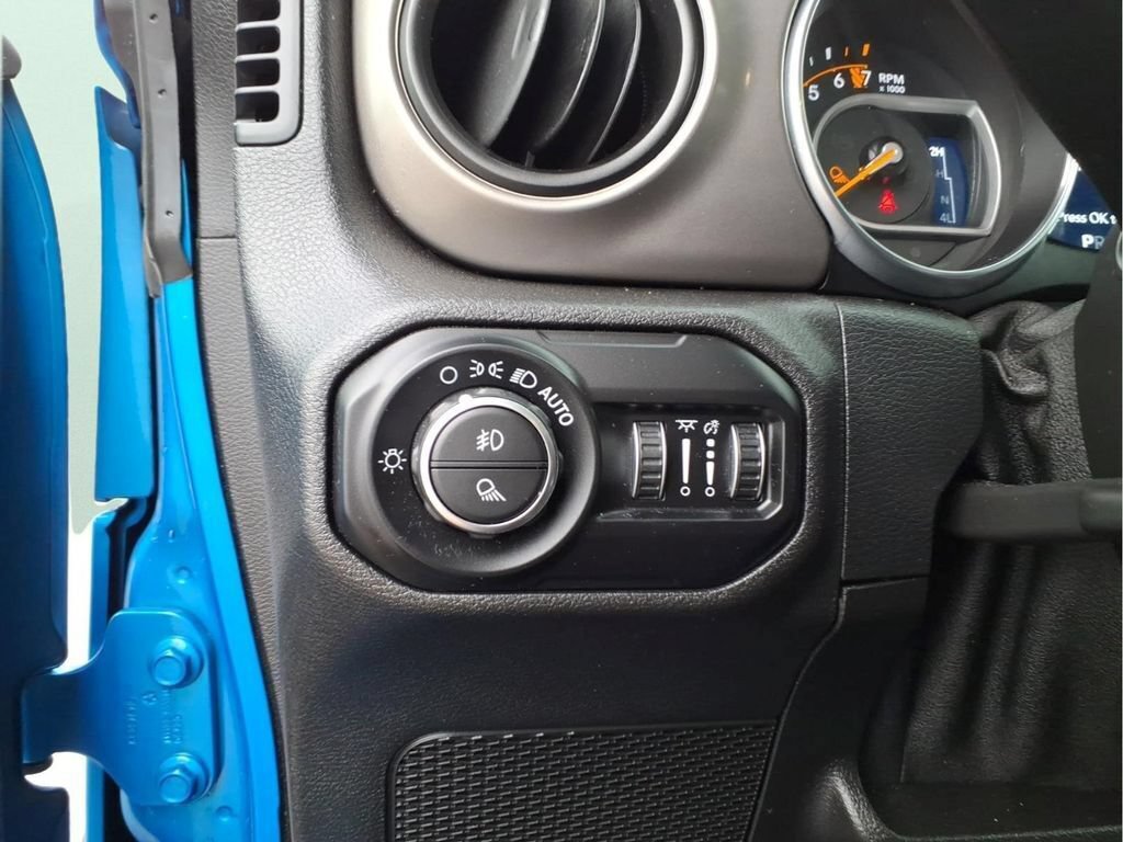 Used 2021 Jeep Gladiator Sport AWD/4WD image 21
