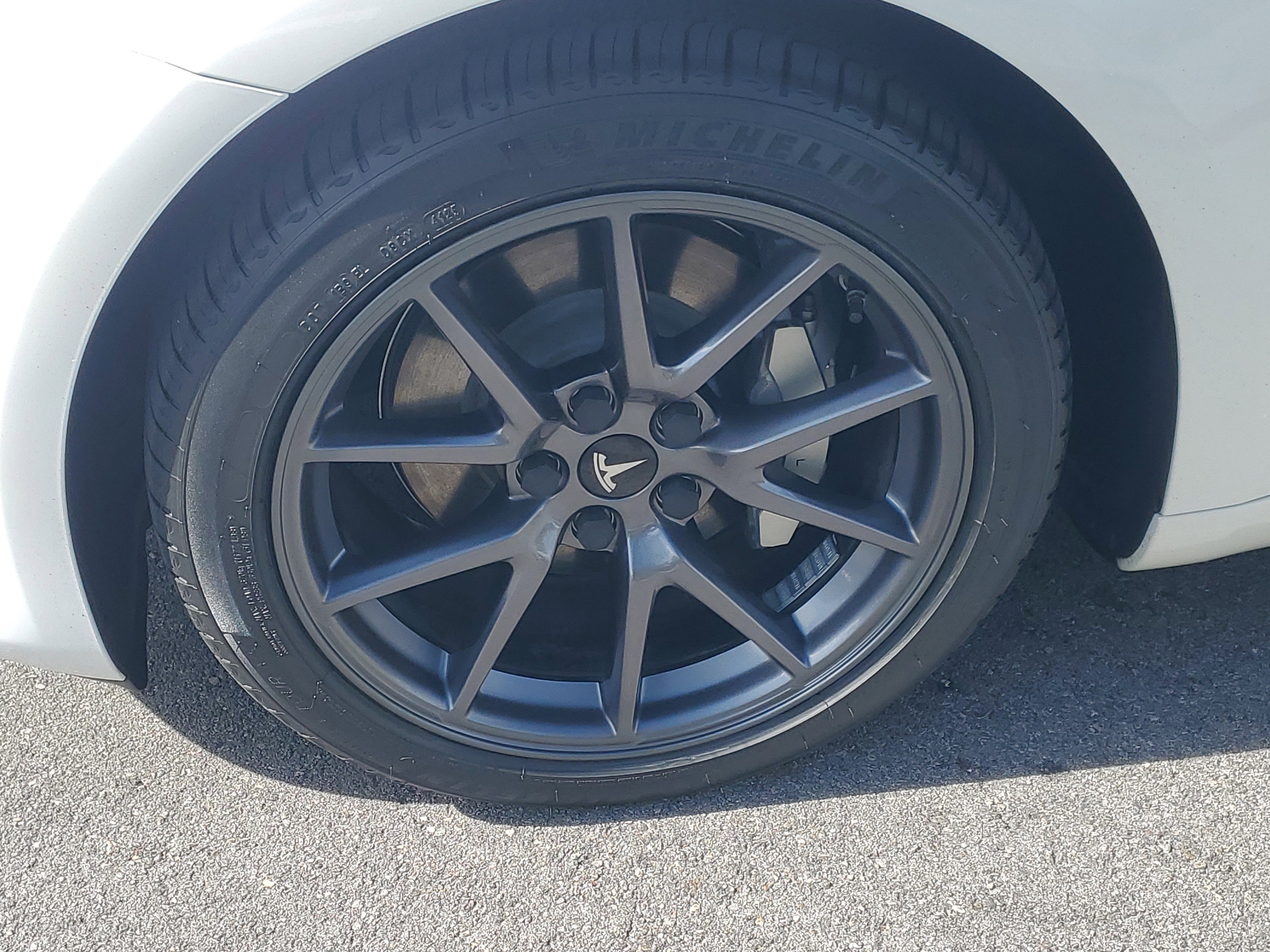 Used 2023 Tesla Model 3 Standard Range image 4