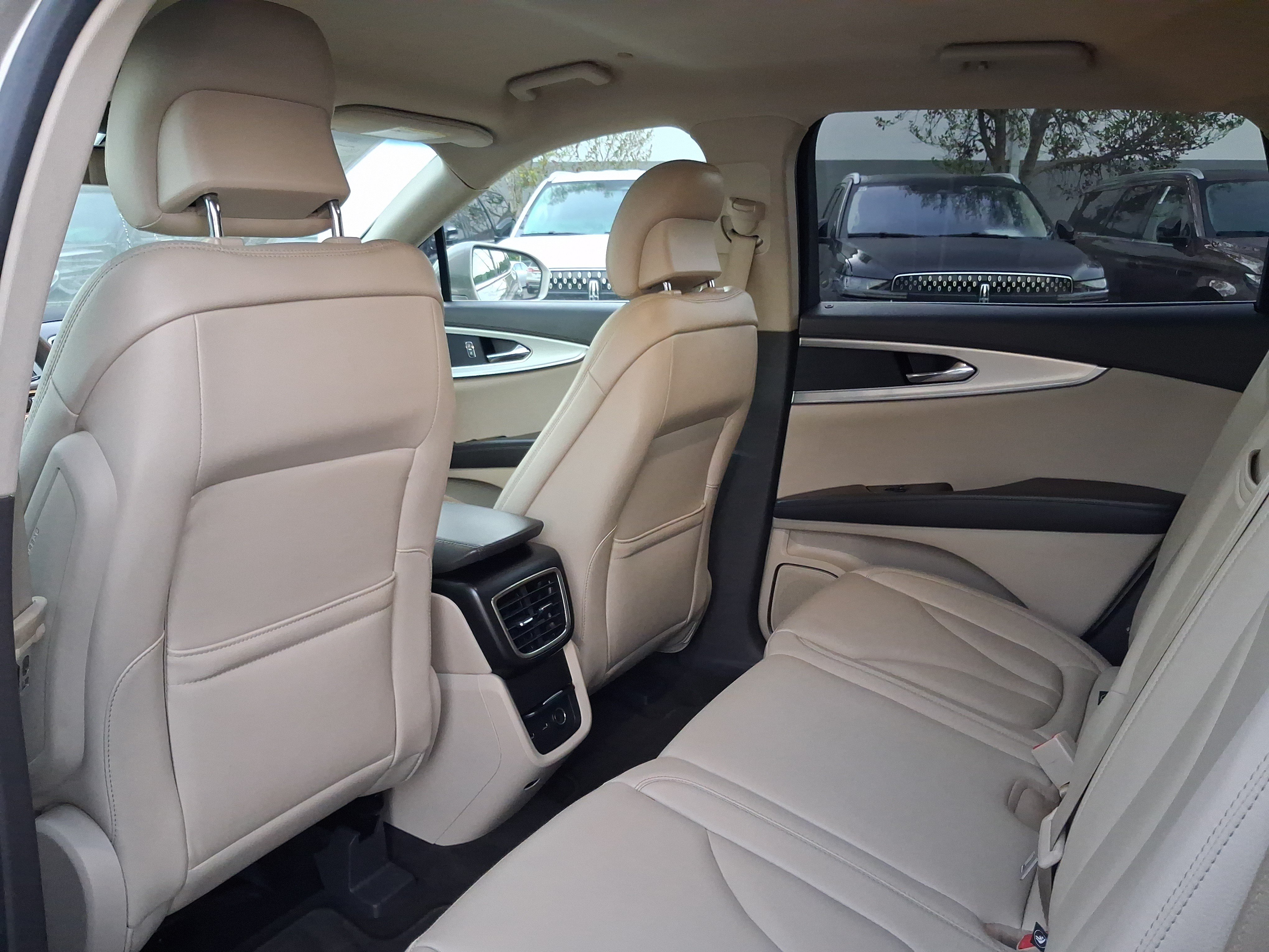 Used 2019 Lincoln Nautilus FWD image 5
