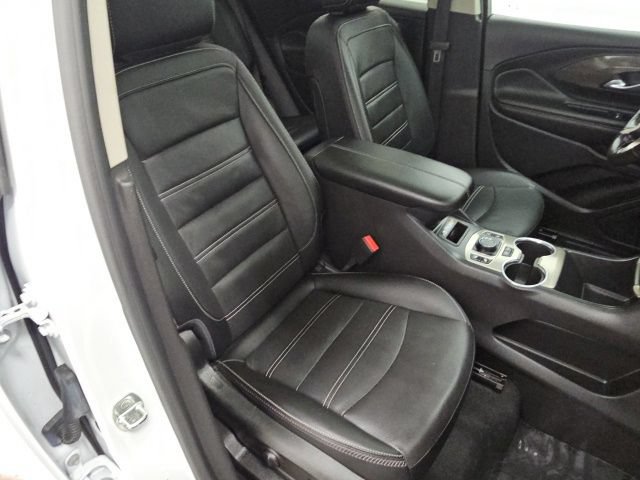 Used 2022 GMC Terrain Denali w/ Denali Premium Package AWD/4WD image 38