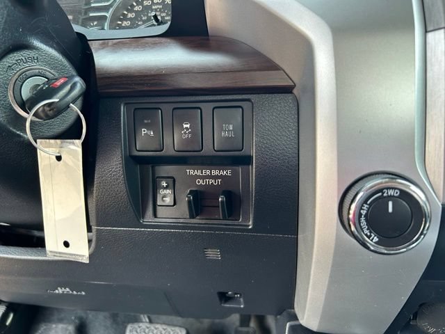 Used 2019 Toyota Tundra Limited w/ Limited Premium Package AWD/4WD image 28