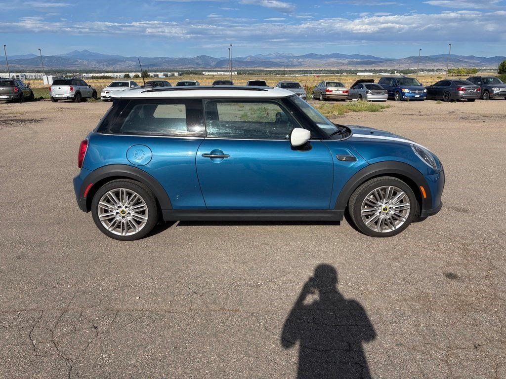 Used 2024 MINI Cooper SE w/ Signature Upholstery Package FWD image 4
