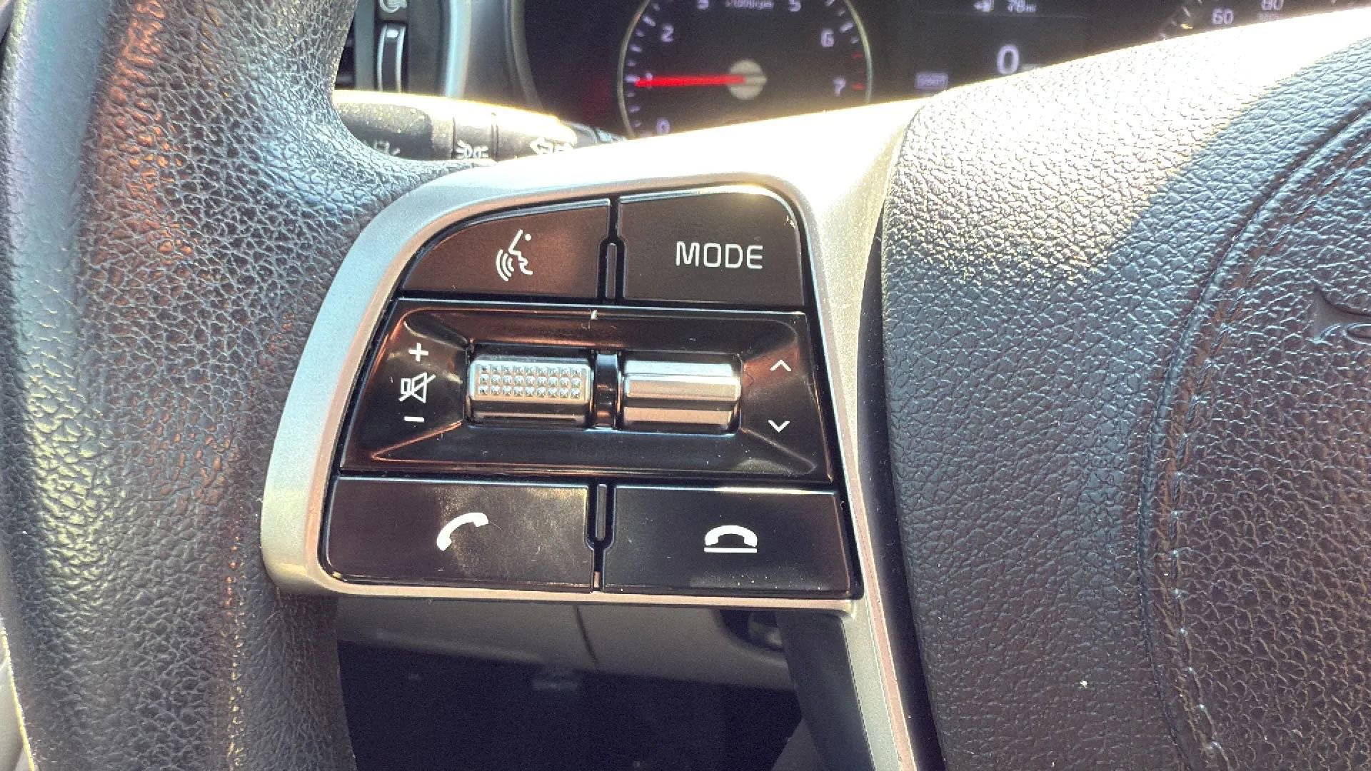 Used 2019 Kia Sorento LX image 12
