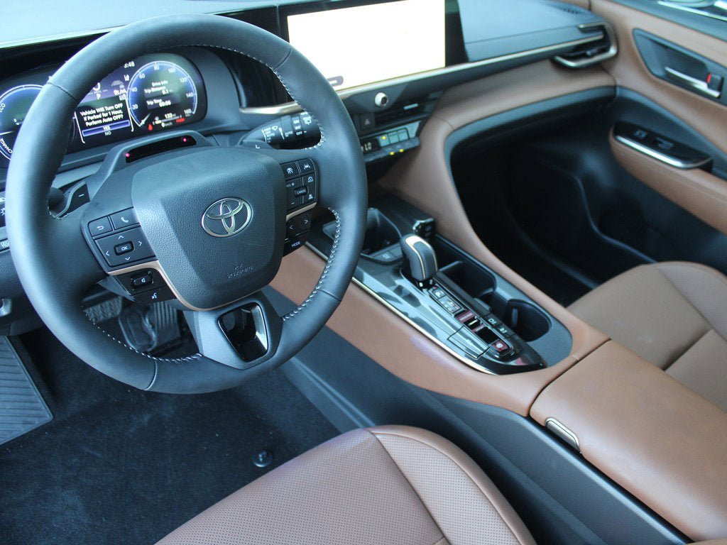 New 2026 Toyota Crown Signia image 2