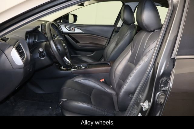 Used 2018 MAZDA MAZDA3 Touring image 16