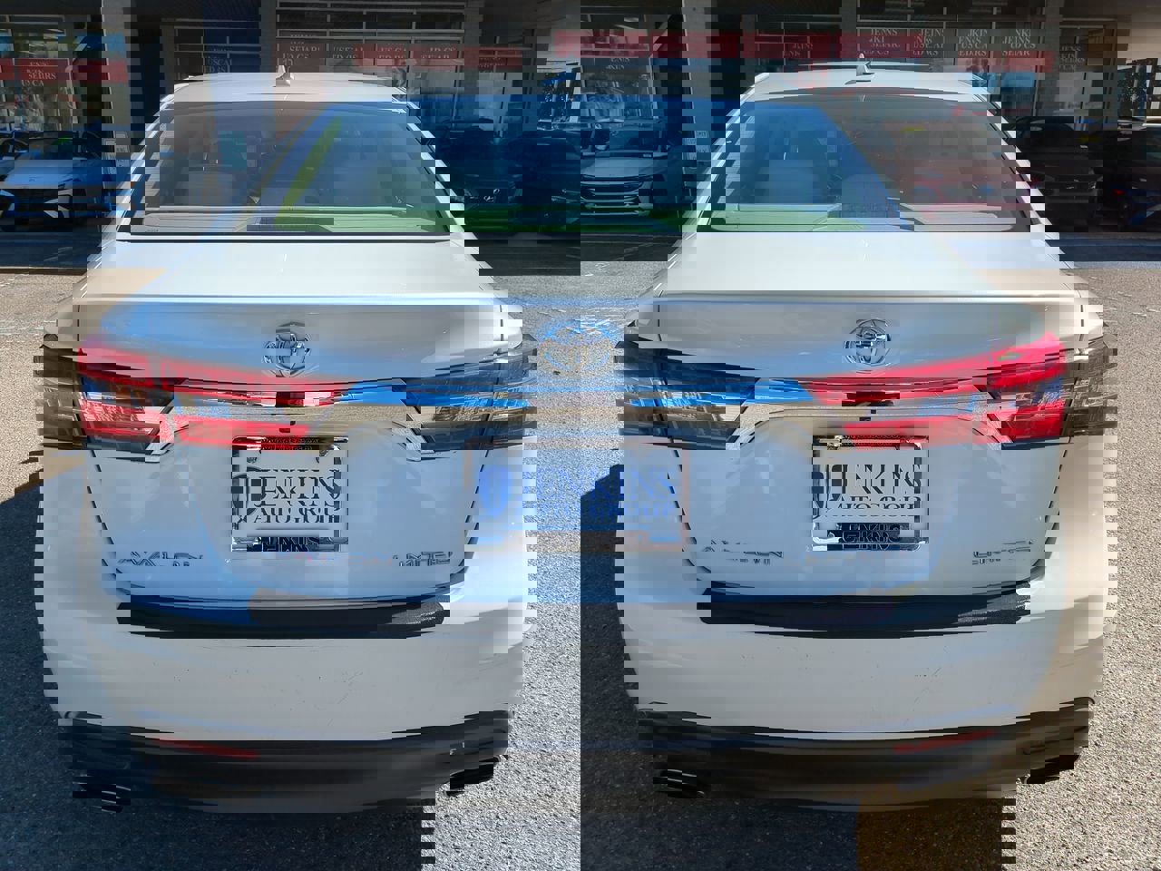 Used 2014 Toyota Avalon Limited image 5