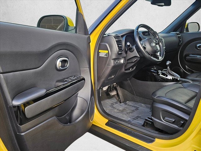 Used 2014 Kia Soul ! w/ Sun & Sound Package FWD image 17