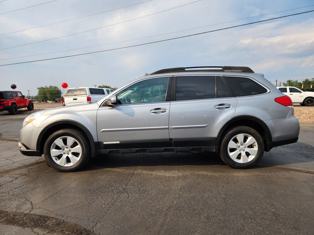 Used 2011 Subaru Outback 2.5i Limited w/ PWR Moonroof Pkg AWD/4WD image 6