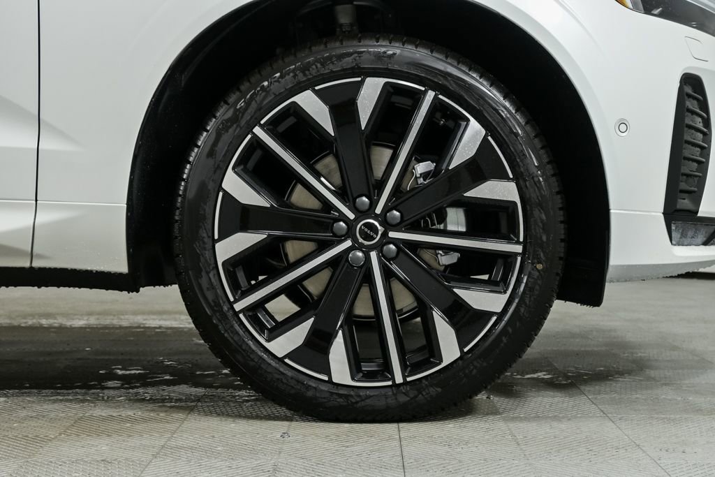 New 2026 Volvo XC60 B5 Ultra w/ Protection Package Premier image 38