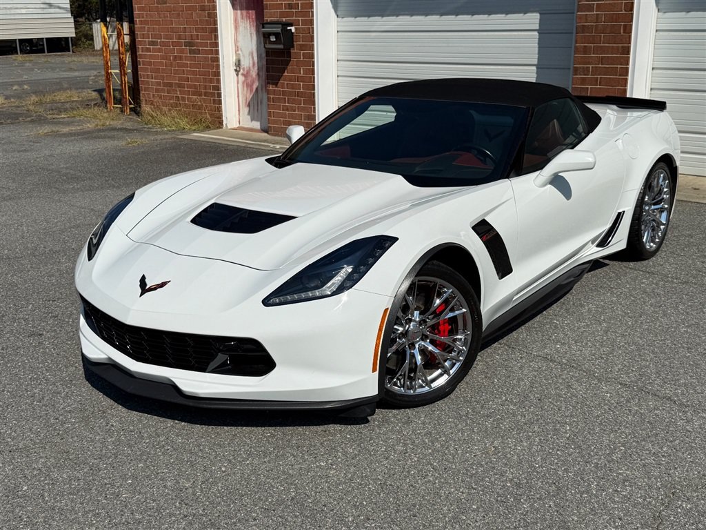 Used 2018 Chevrolet Corvette Z06 RWD image 3