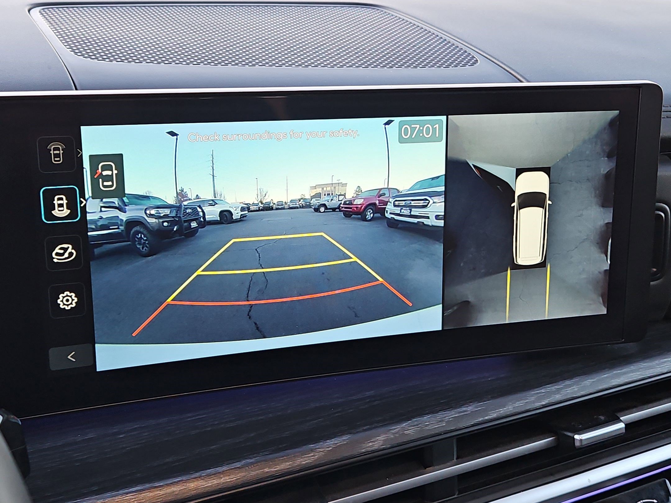 Used 2025 Hyundai Santa Fe Limited image 27