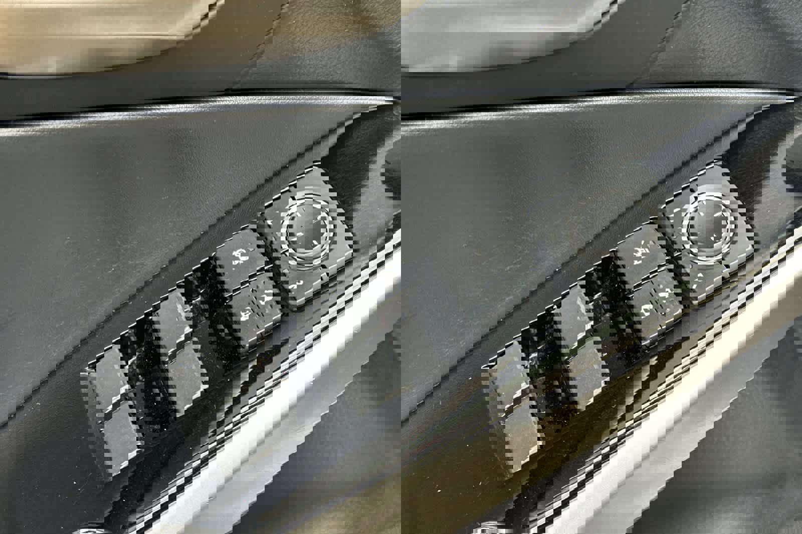 Used 2017 Lexus IS 300 AWD image 13