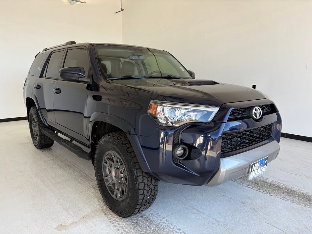 Used 2018 Toyota 4Runner TRD Off-Road AWD/4WD image 13