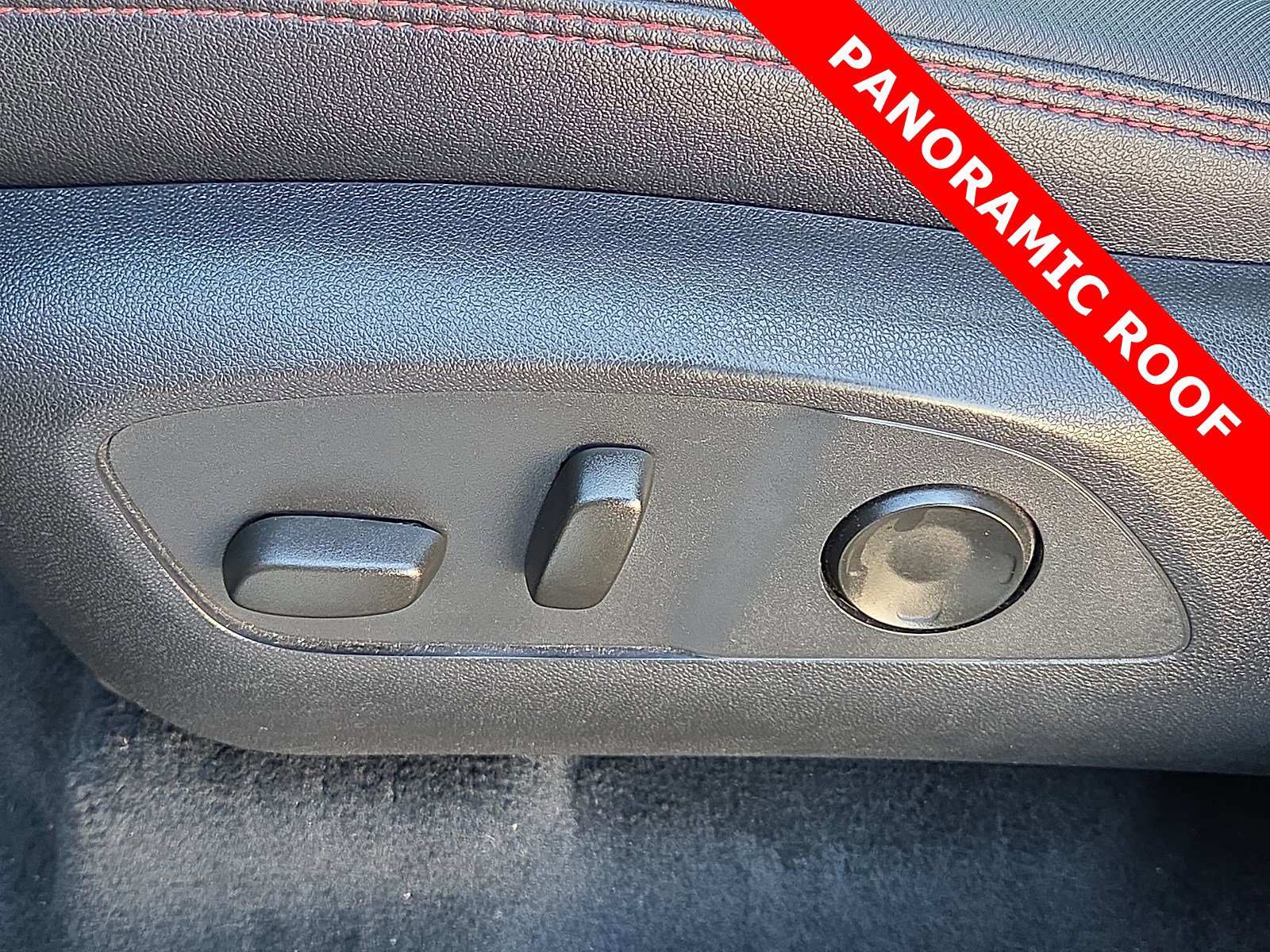 Used 2024 Chevrolet Traverse RS image 16