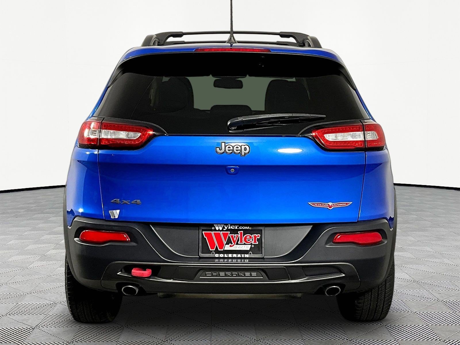 Used 2017 Jeep Cherokee Trailhawk w/ Cold Weather Group AWD/4WD image 5
