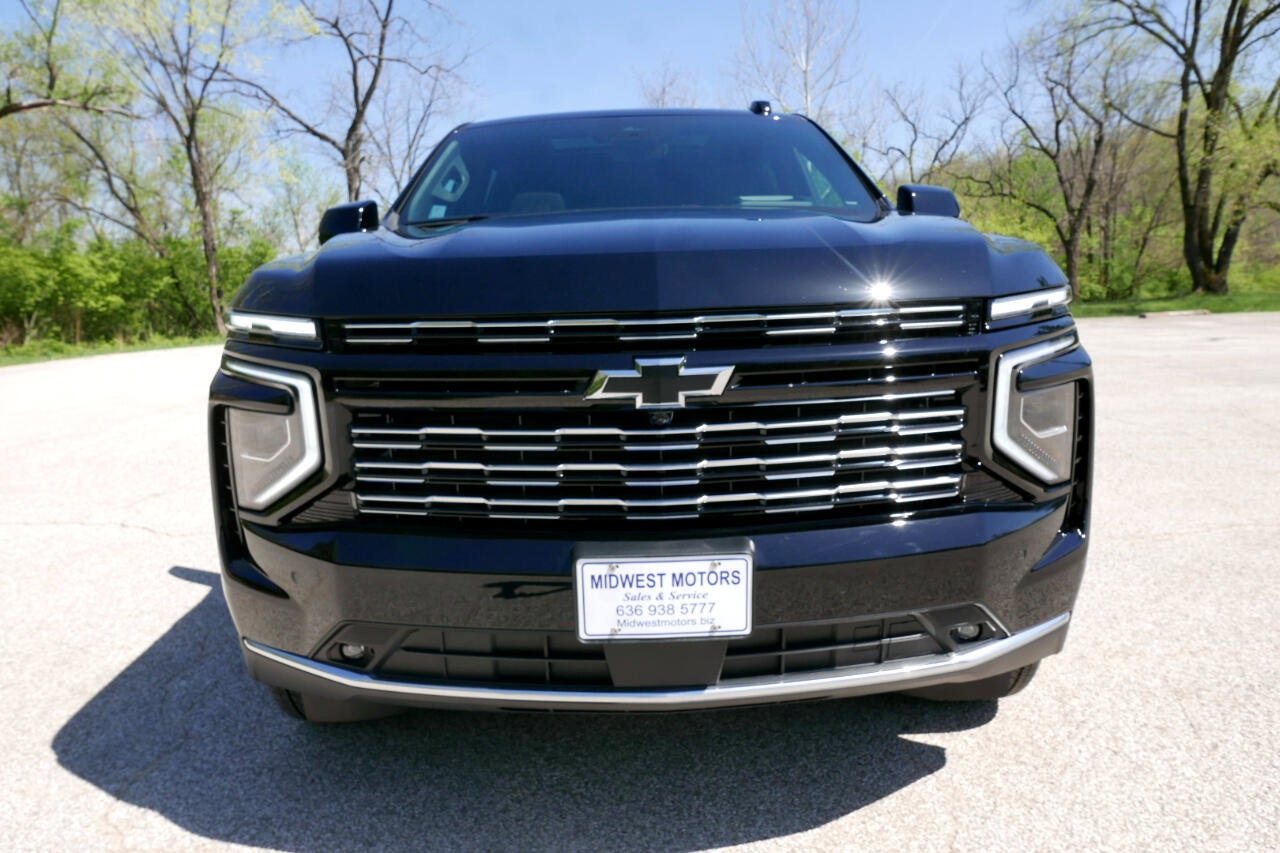 Used 2025 Chevrolet Suburban High Country image 3