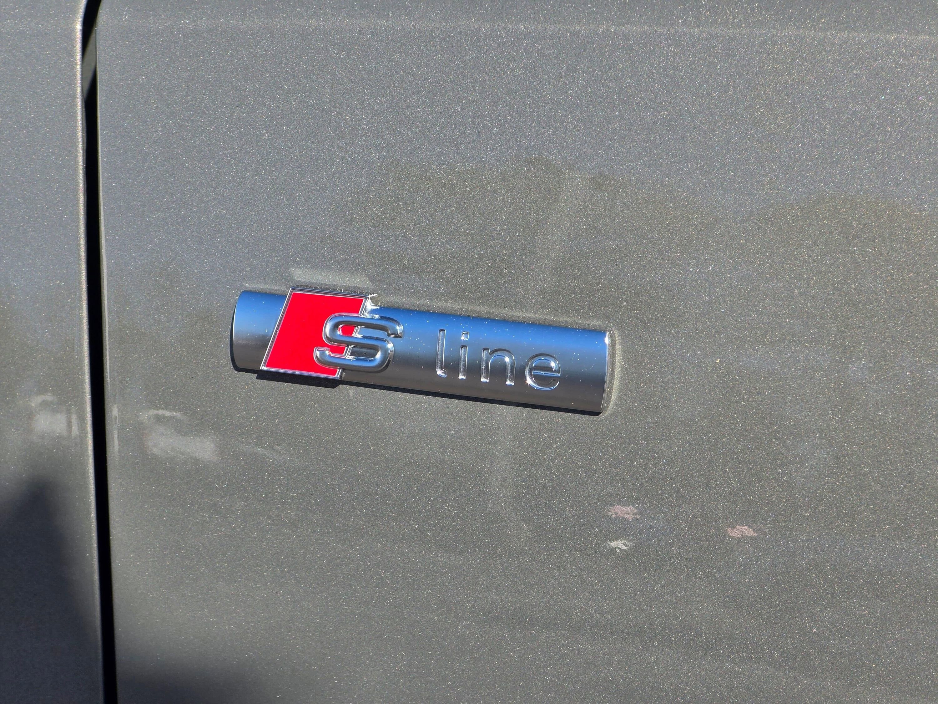 Certified 2025 Audi Q3 2.0T Premium Plus w/ Premium Plus Package image 32