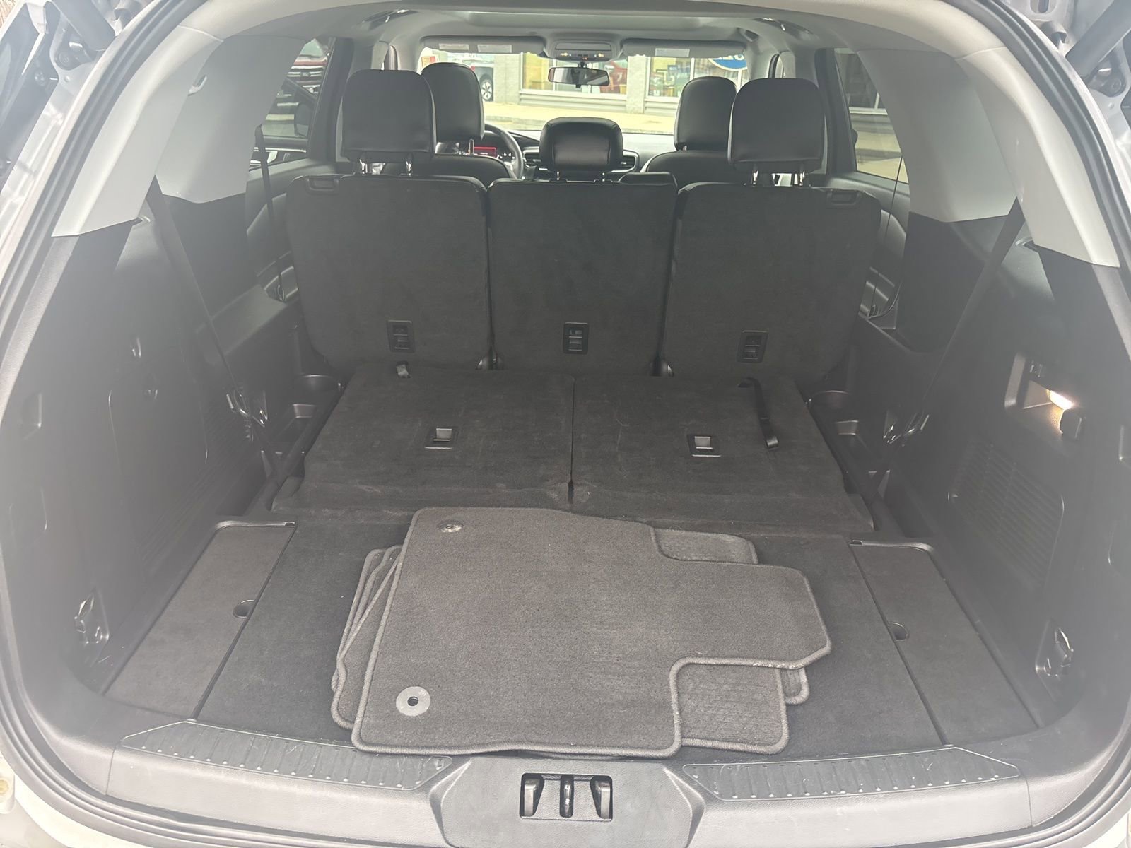 Used 2022 Ford Explorer XLT w/ Equipment Group 202A image 33