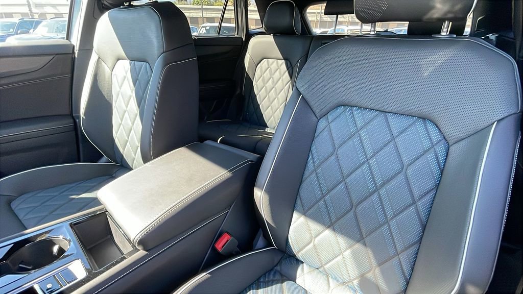 New 2025 Volkswagen Atlas Cross Sport SEL Premium R-Line image 15