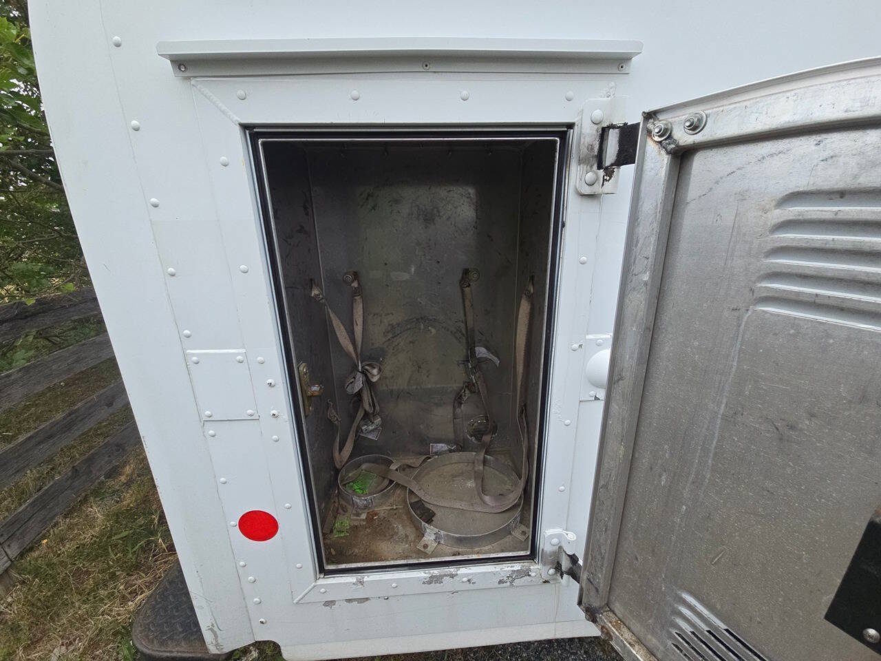 Used 2009 Chevrolet Express 3500 RWD image 25