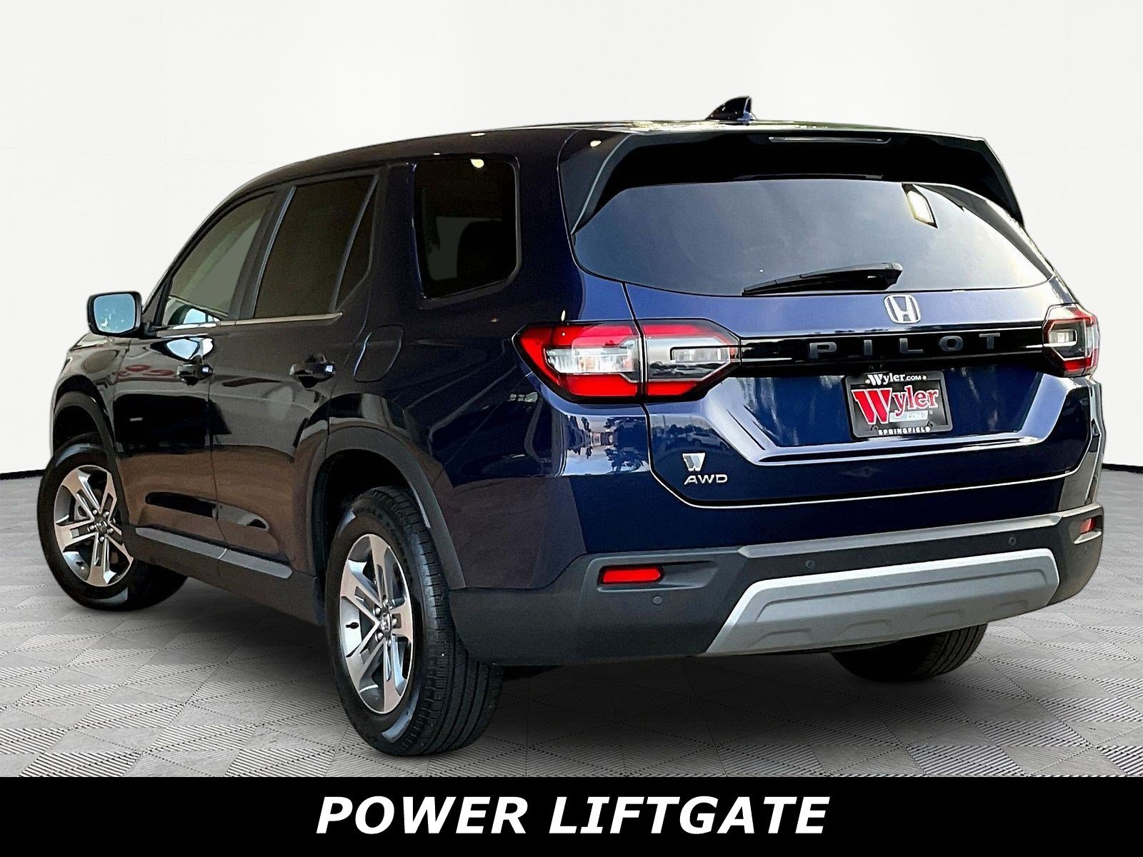 Used 2024 Honda Pilot EX-L image 4