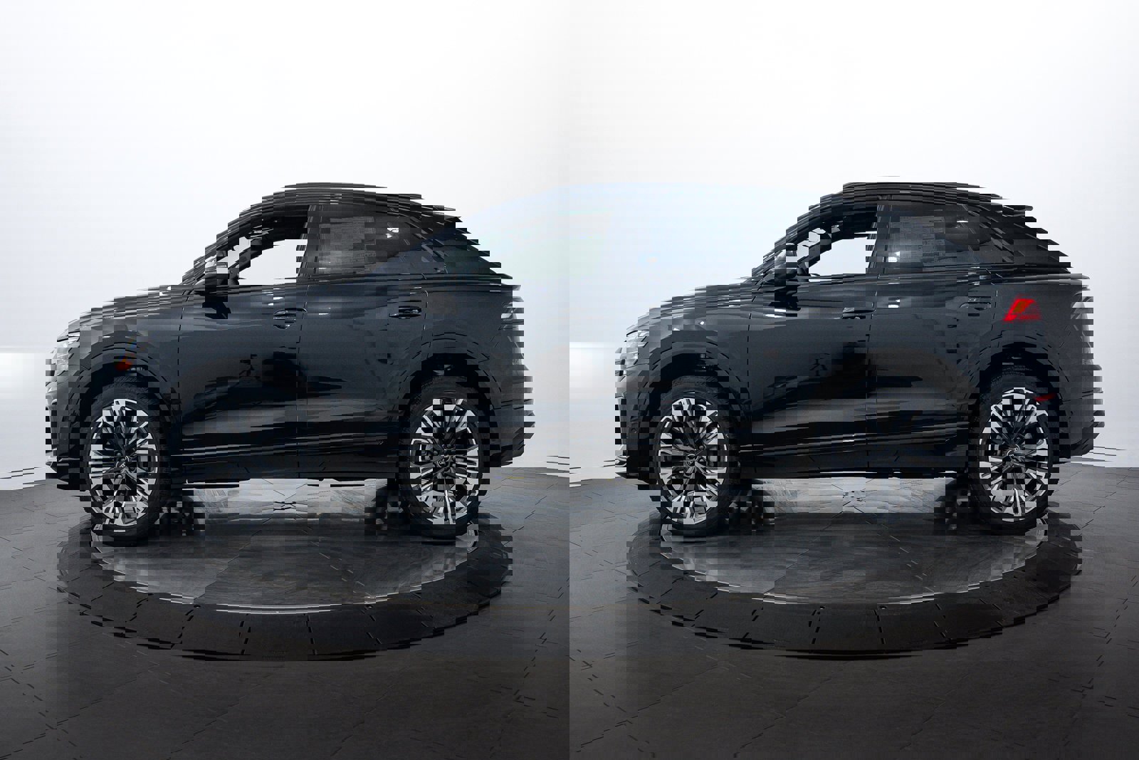 New 2025 Audi Q8 Premium Plus image 7