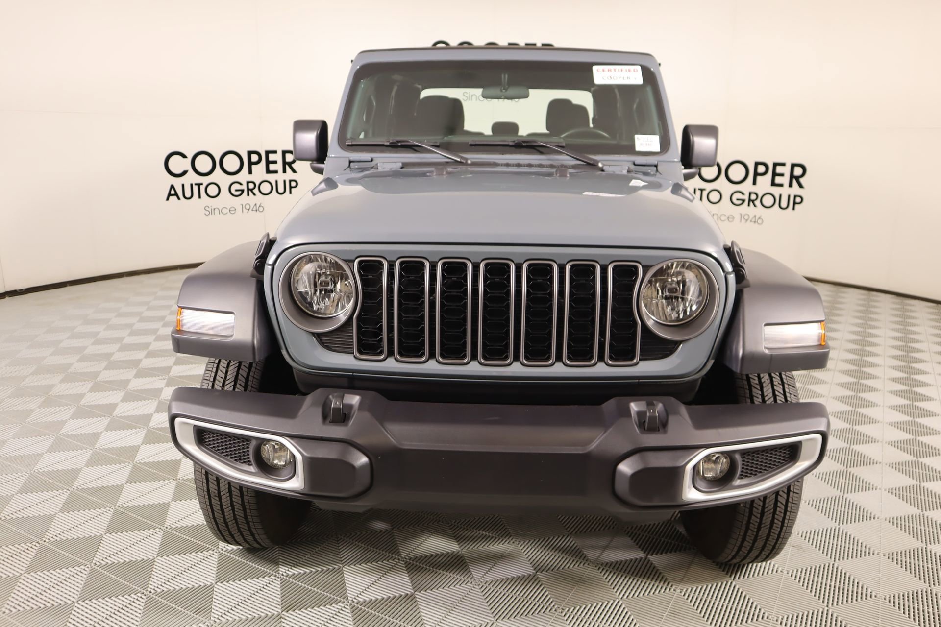 Used 2025 Jeep Gladiator Sport image 8