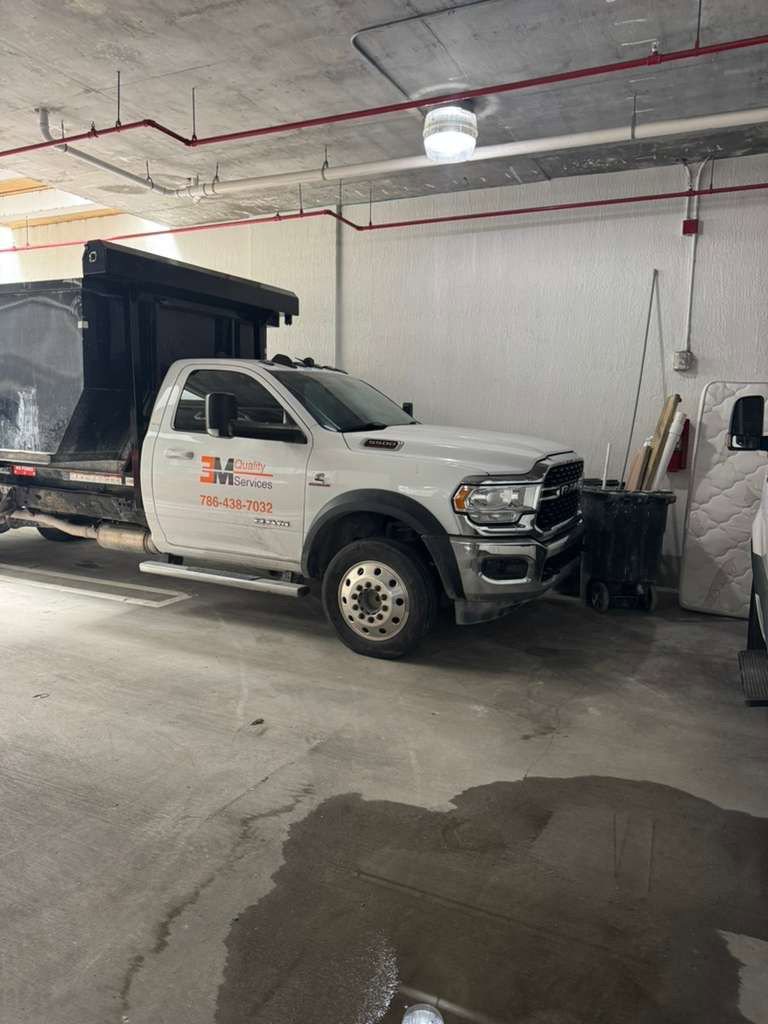 Used 2022 RAM 5500 SLT w/ Quick Order Package 2YG SLT RWD image 1