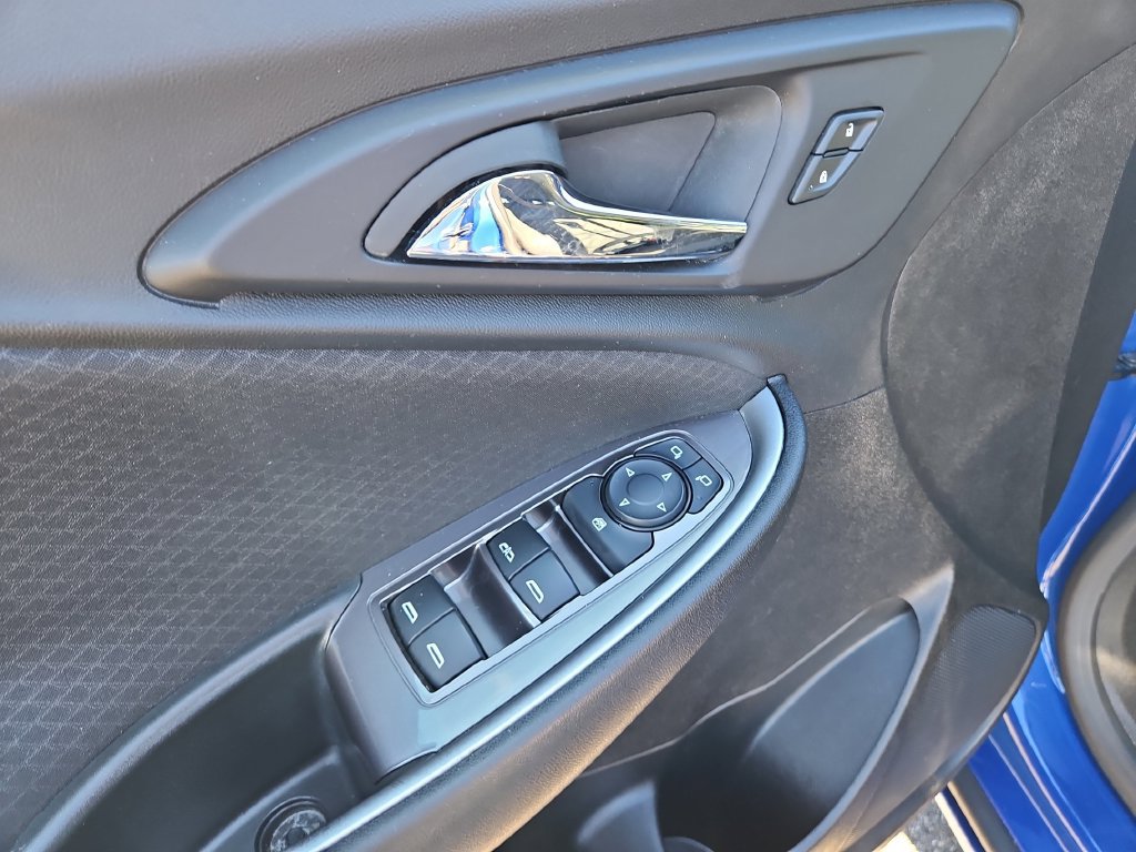 Used 2023 Chevrolet Malibu LT FWD image 23