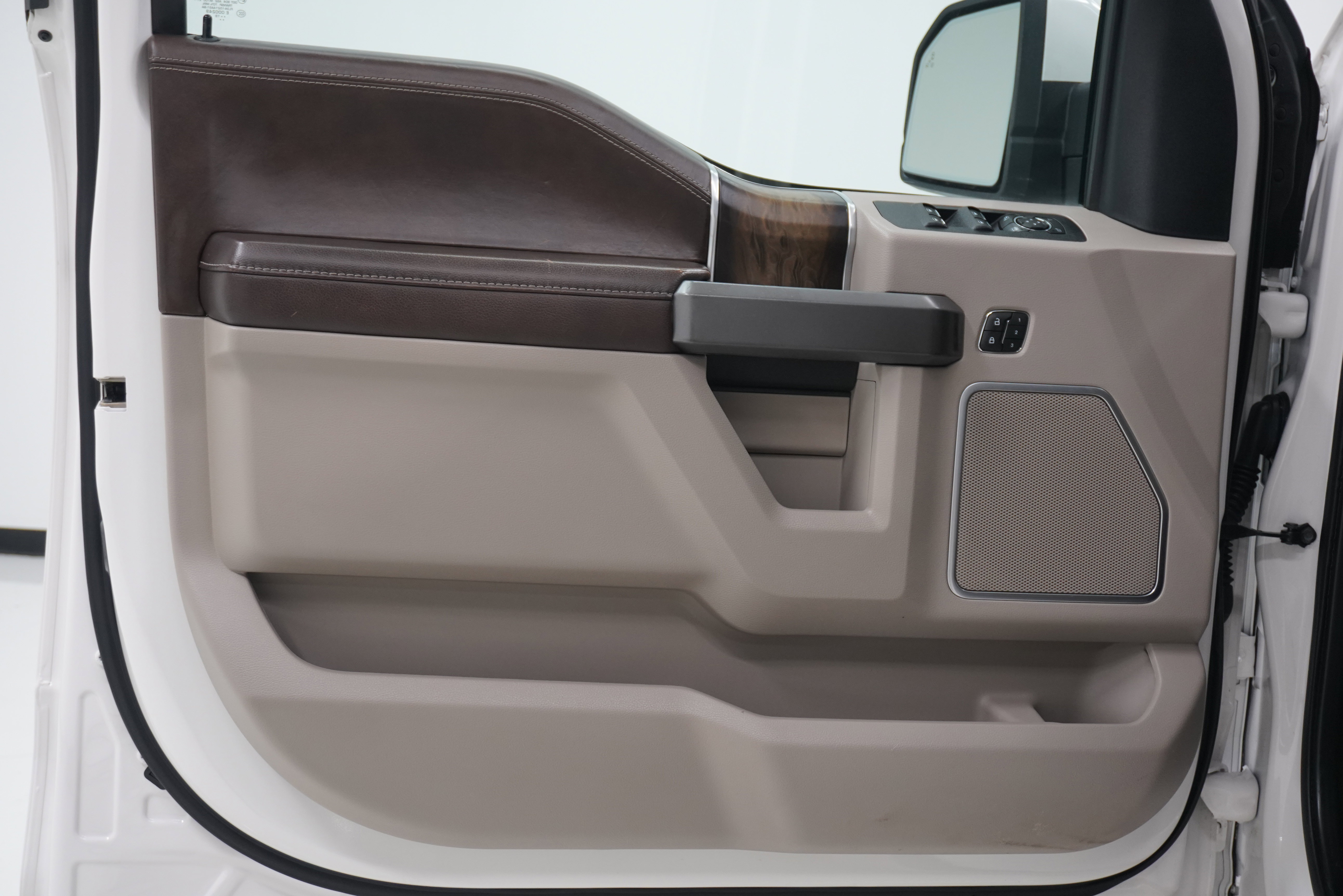 Used 2019 Ford F150 Limited w/ Trailer Tow Package image 13