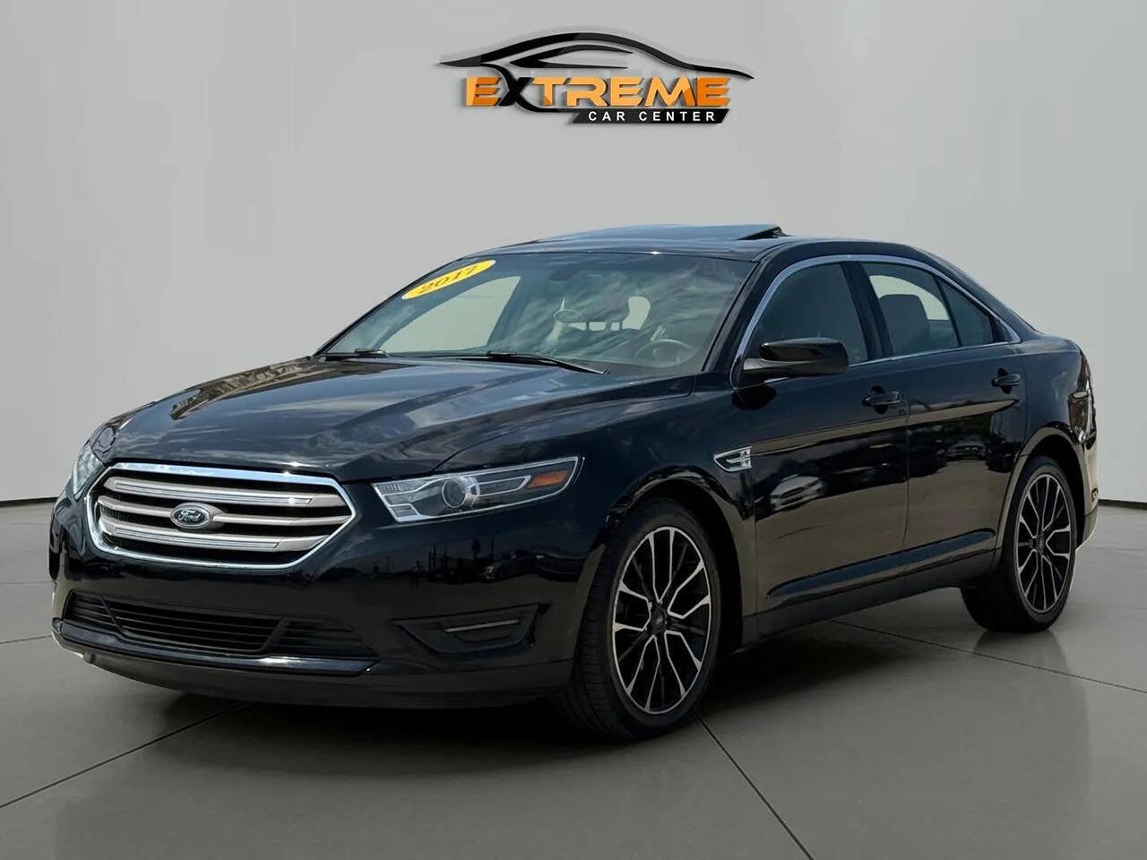 Used 2017 Ford Taurus SEL w/ Equipment Group 201A image 2