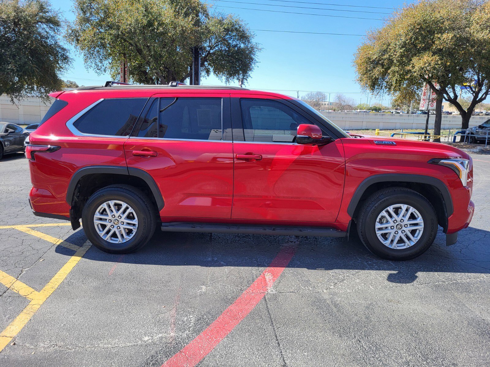 Used 2023 Toyota Sequoia SR5 w/ SR5 Premium Package RWD image 2
