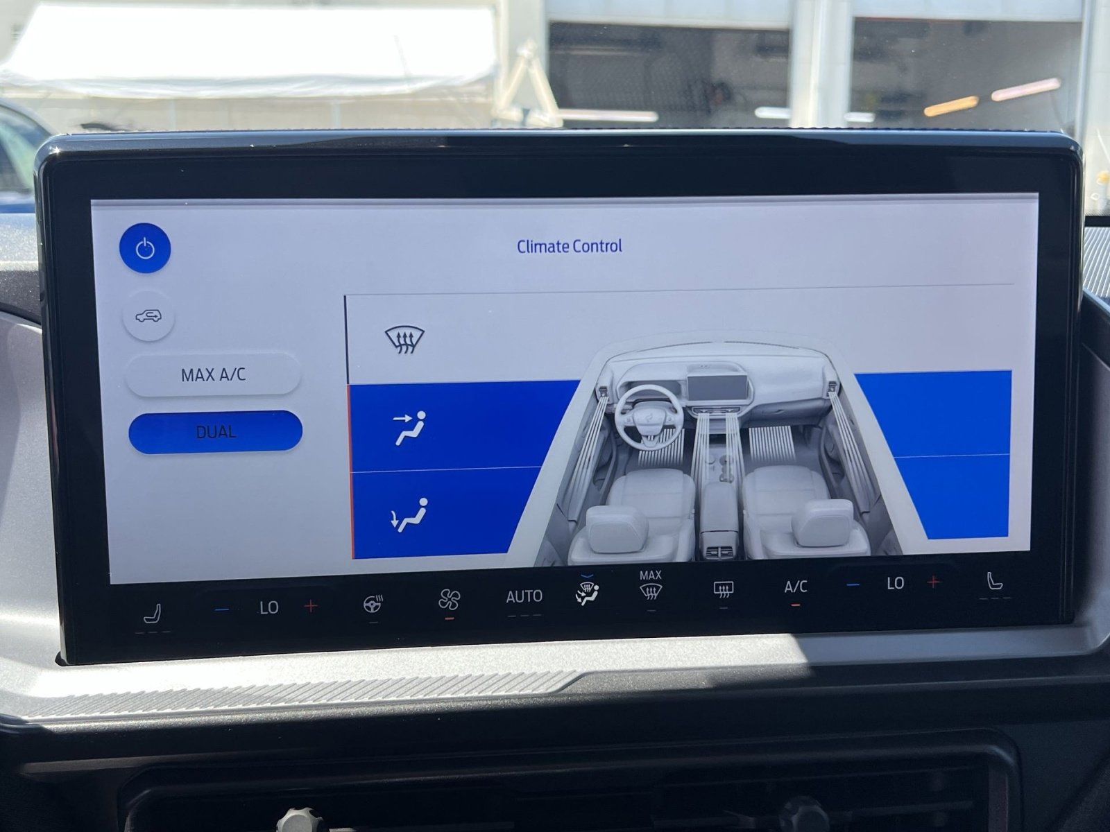 Used 2025 Ford Bronco Sport Outer Banks w/ Outer Banks Tech Package+ AWD/4WD image 29