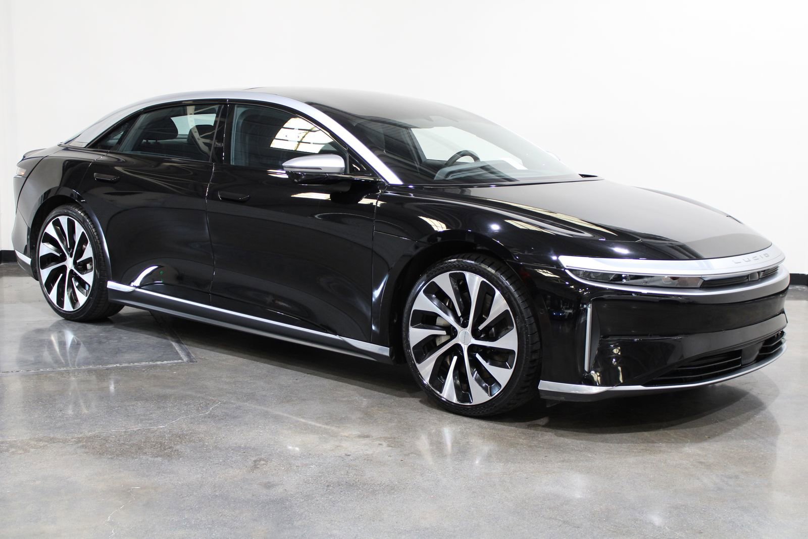 Used 2022 Lucid Air Grand Touring image 2