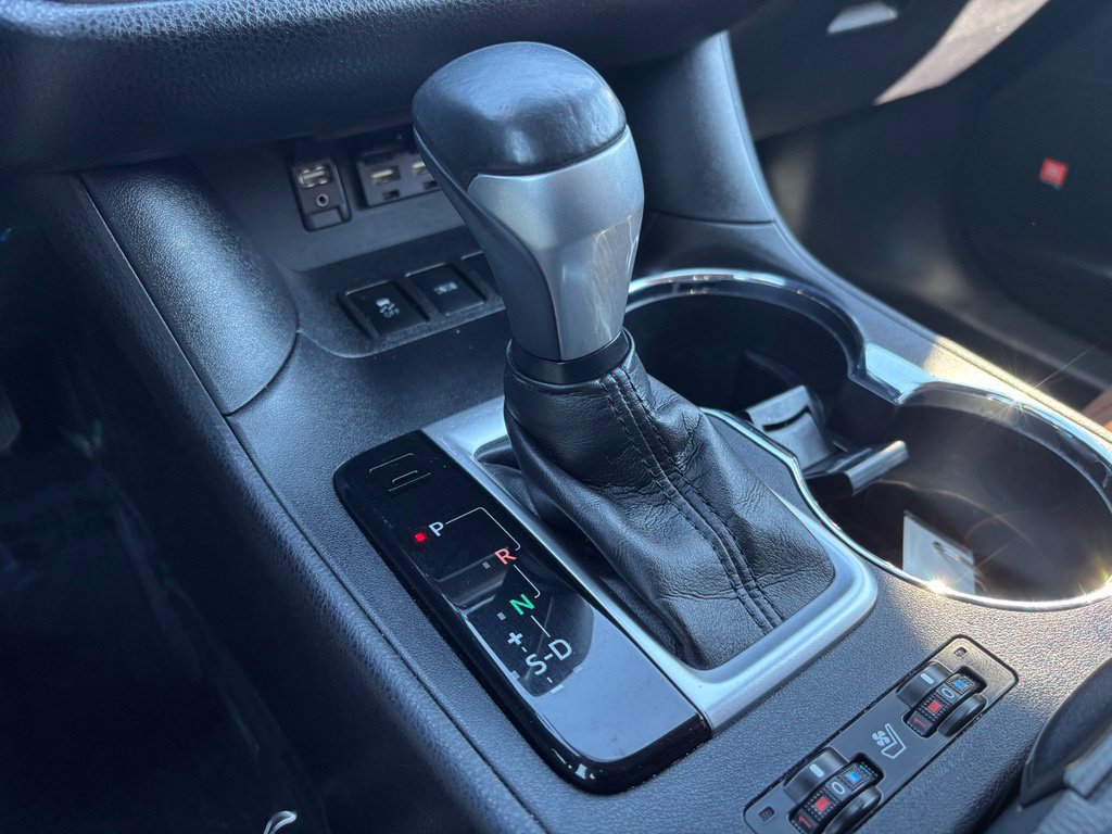 Used 2019 Toyota Highlander Limited FWD image 38
