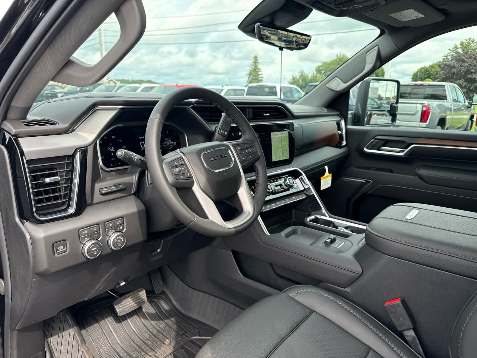New 2026 GMC Sierra 3500 Denali w/ Technology Package AWD/4WD image 13