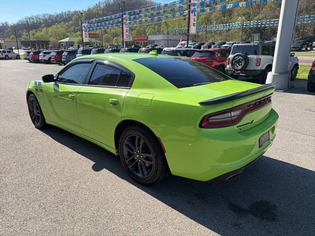 Used 2019 Dodge Charger SXT w/ Blacktop Package image 5