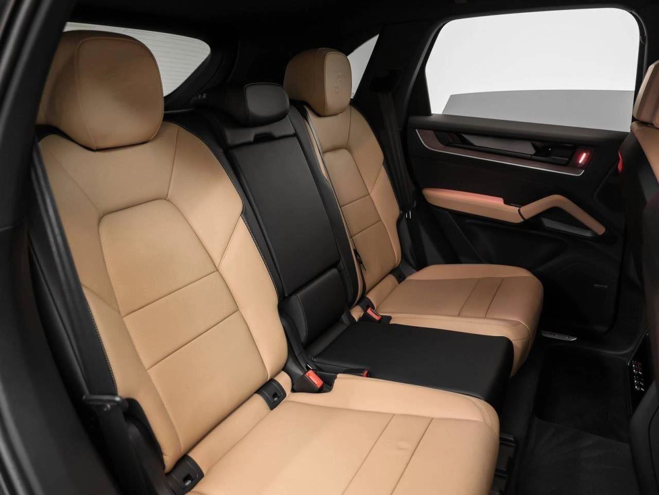 New 2025 Porsche Cayenne image 78