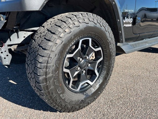 Used 2022 Jeep Wrangler Unlimited Sahara AWD/4WD image 11
