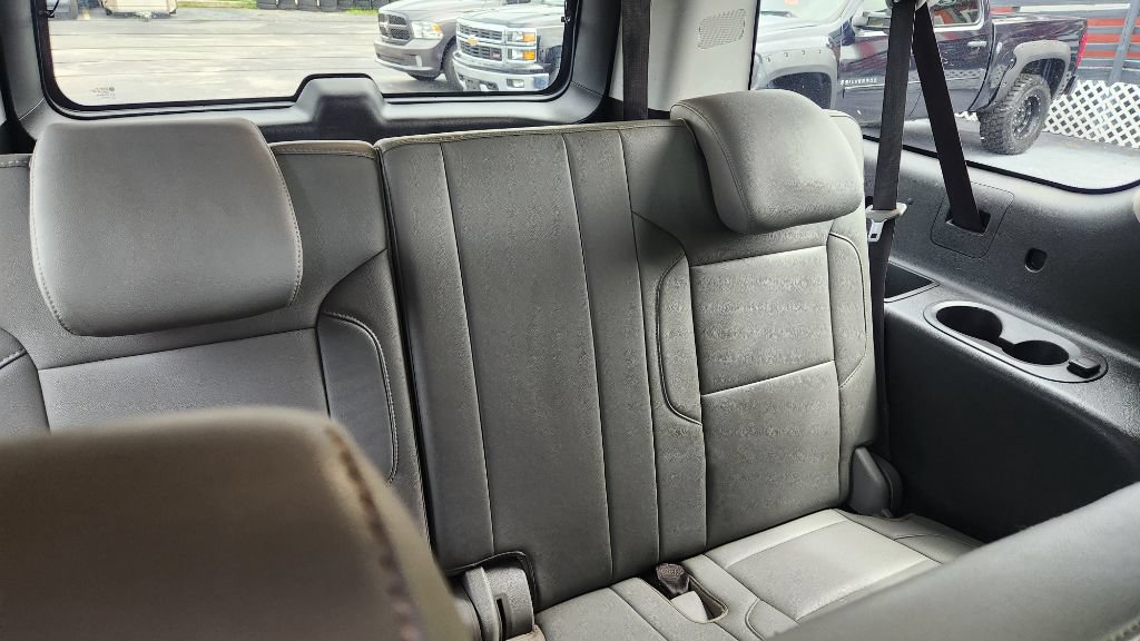 Used 2018 Chevrolet Suburban LT RWD image 18