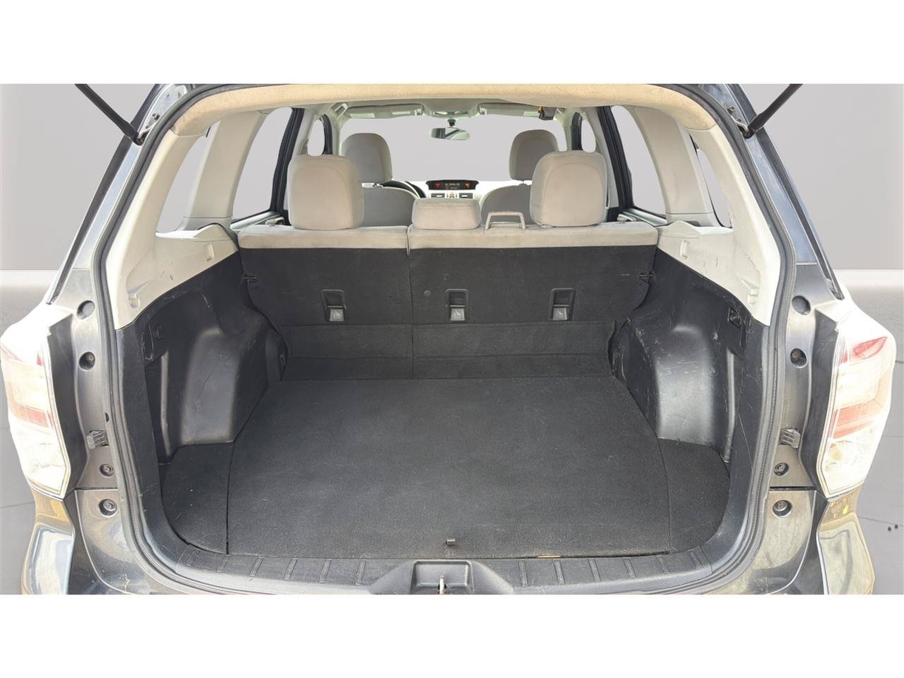 Used 2017 Subaru Forester 2.5i AWD/4WD image 29