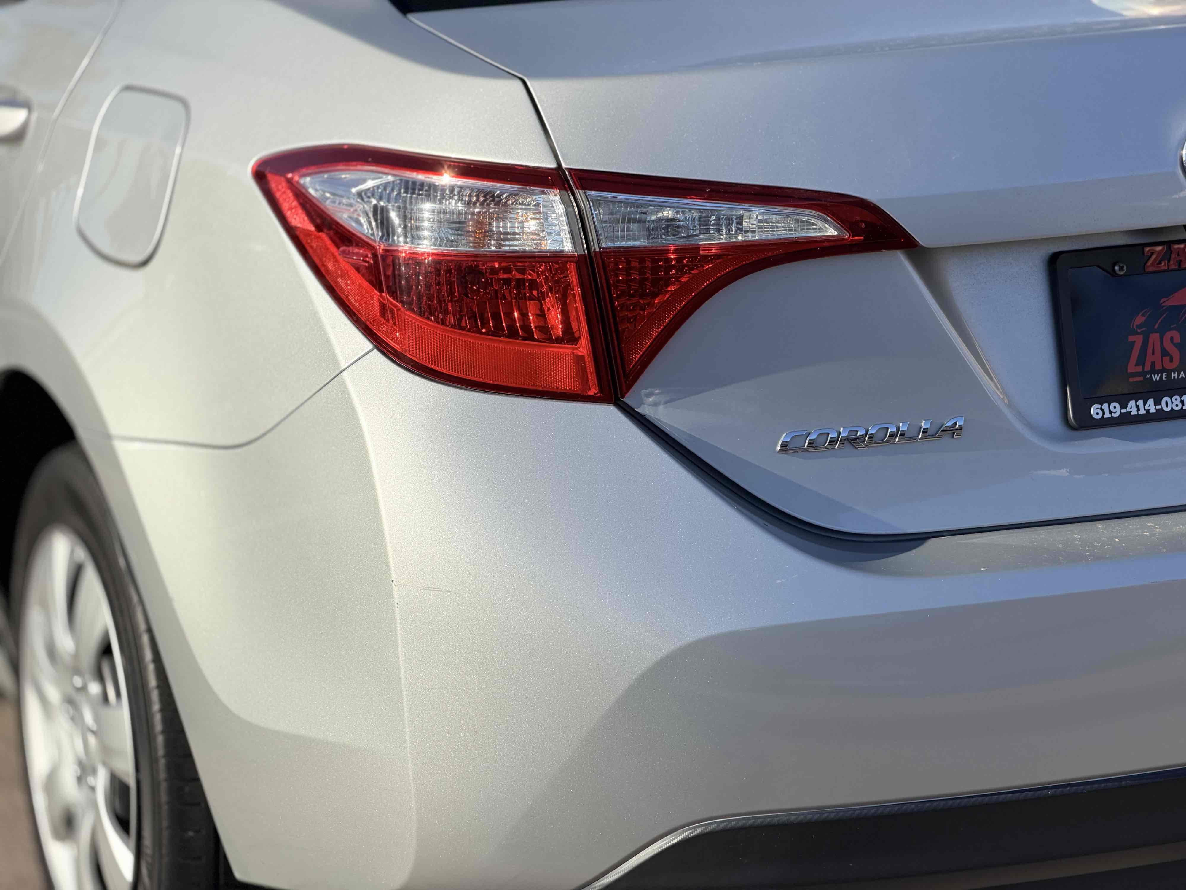 Used 2015 Toyota Corolla LE FWD image 10