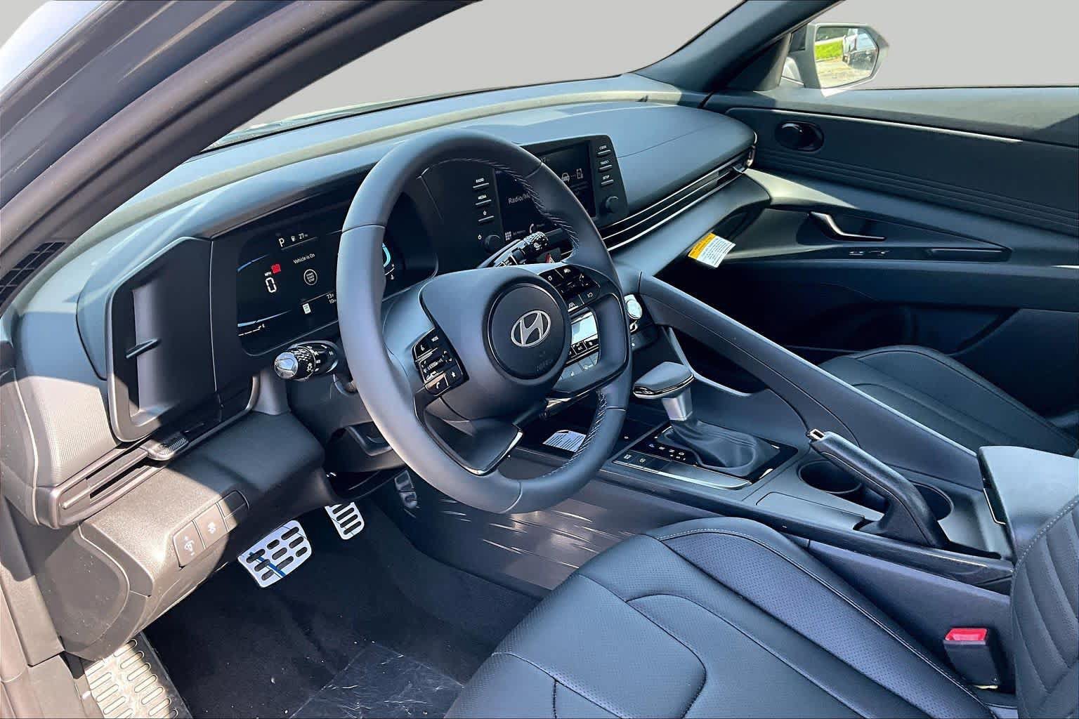 New 2026 Hyundai Elantra SEL Sport FWD image 10