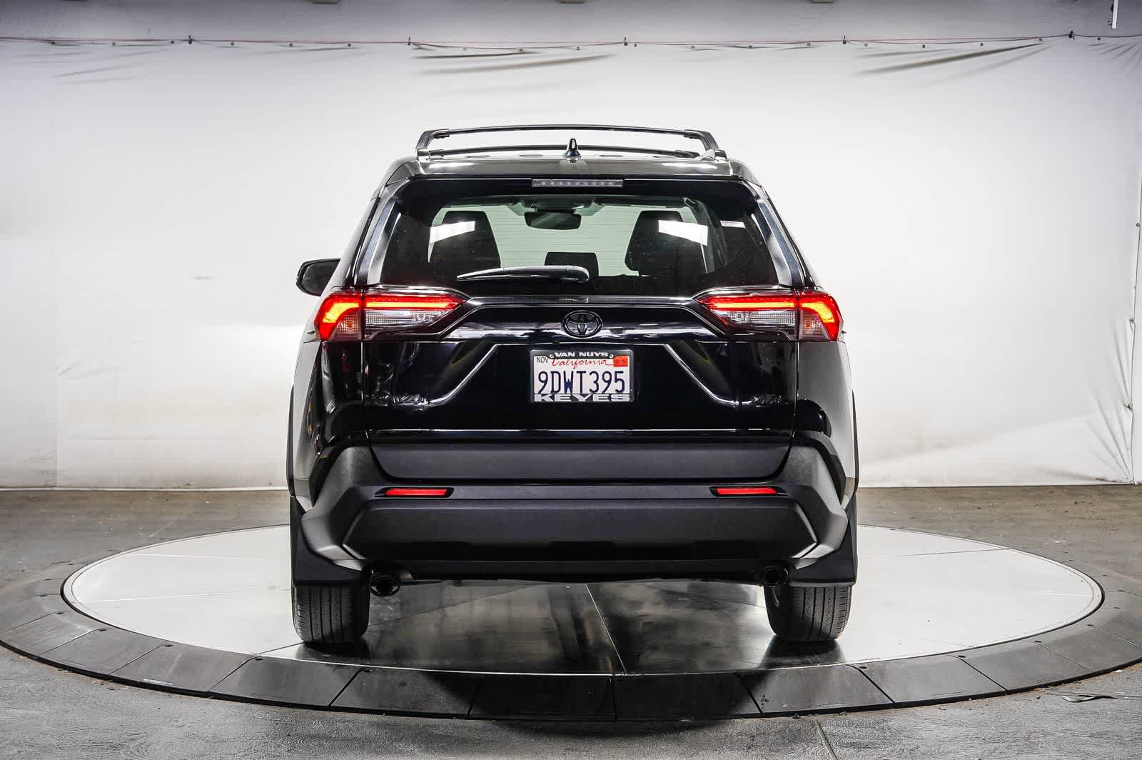 Certified 2022 Toyota RAV4 XLE w/ Convenience Package FWD image 4