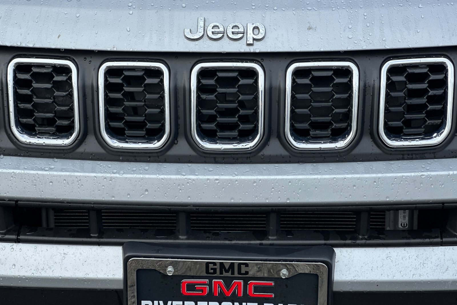 Used 2024 Jeep Compass Latitude image 43