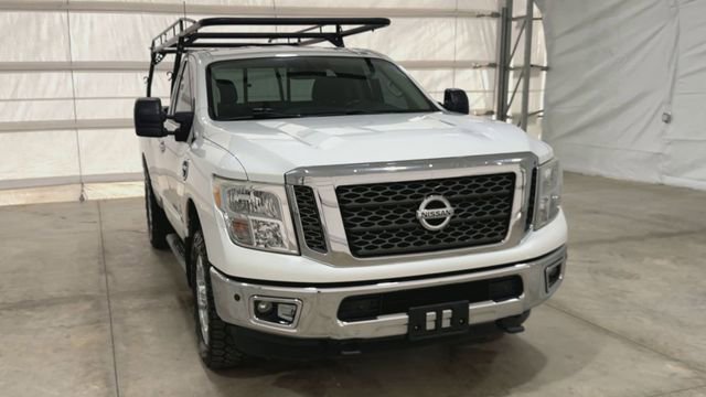 Used 2017 Nissan Titan SV image 3