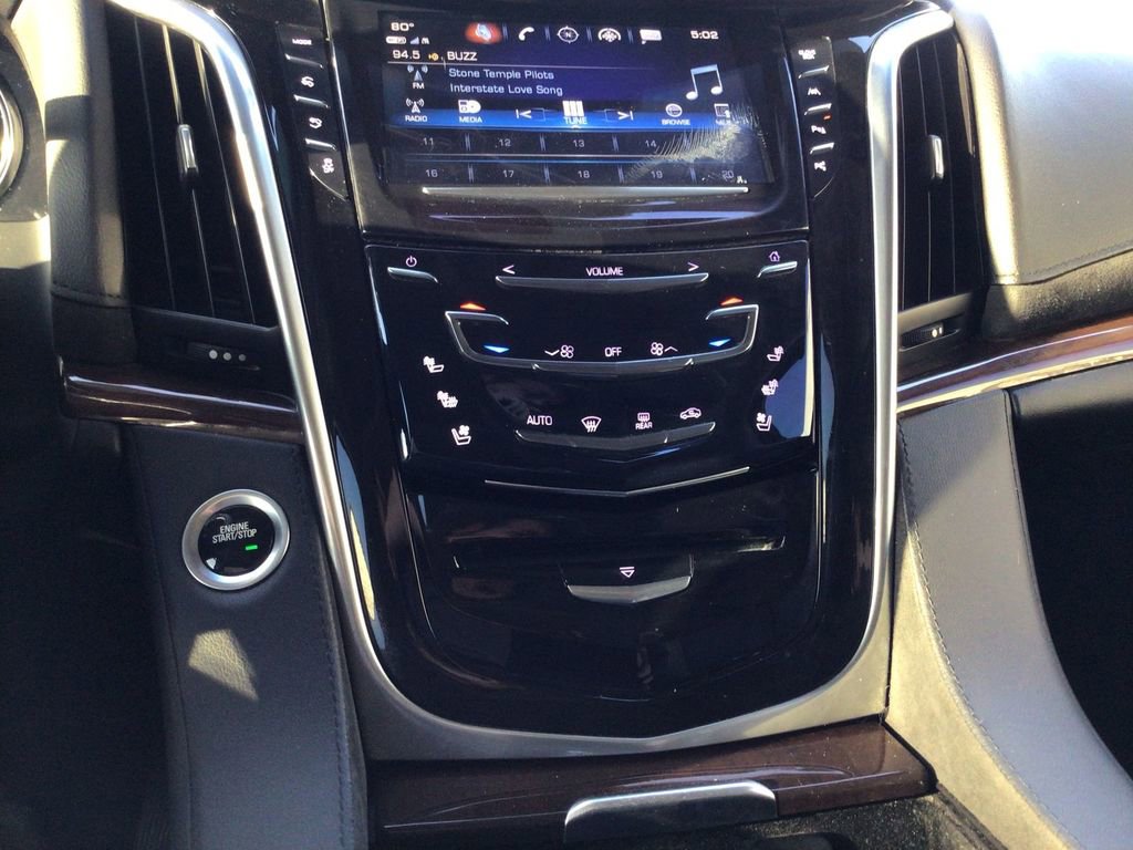 Used 2019 Cadillac Escalade Premium Luxury w/ Escalade Sport Edition image 13