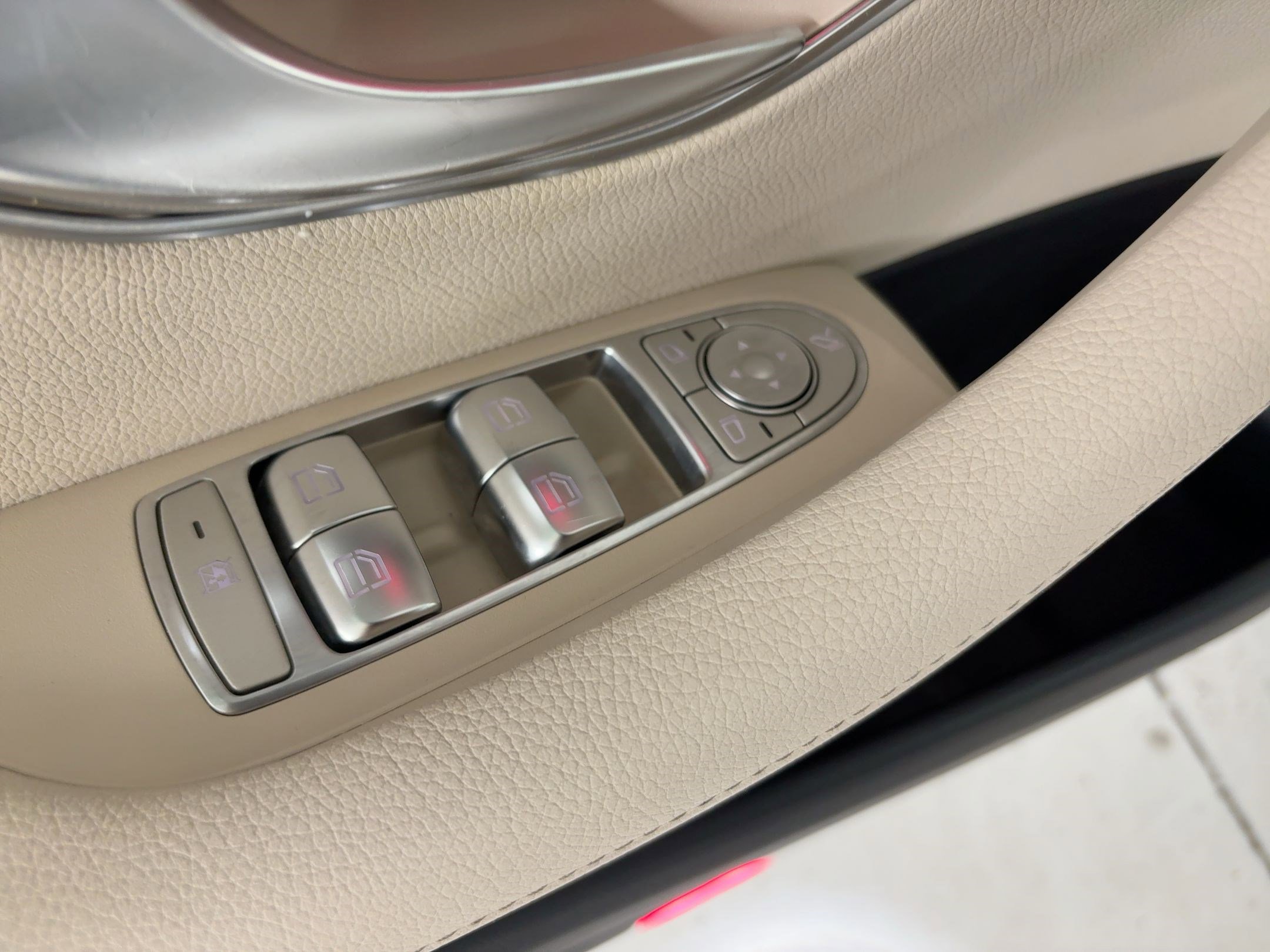 Used 2020 Mercedes-Benz E 350 Sedan image 12