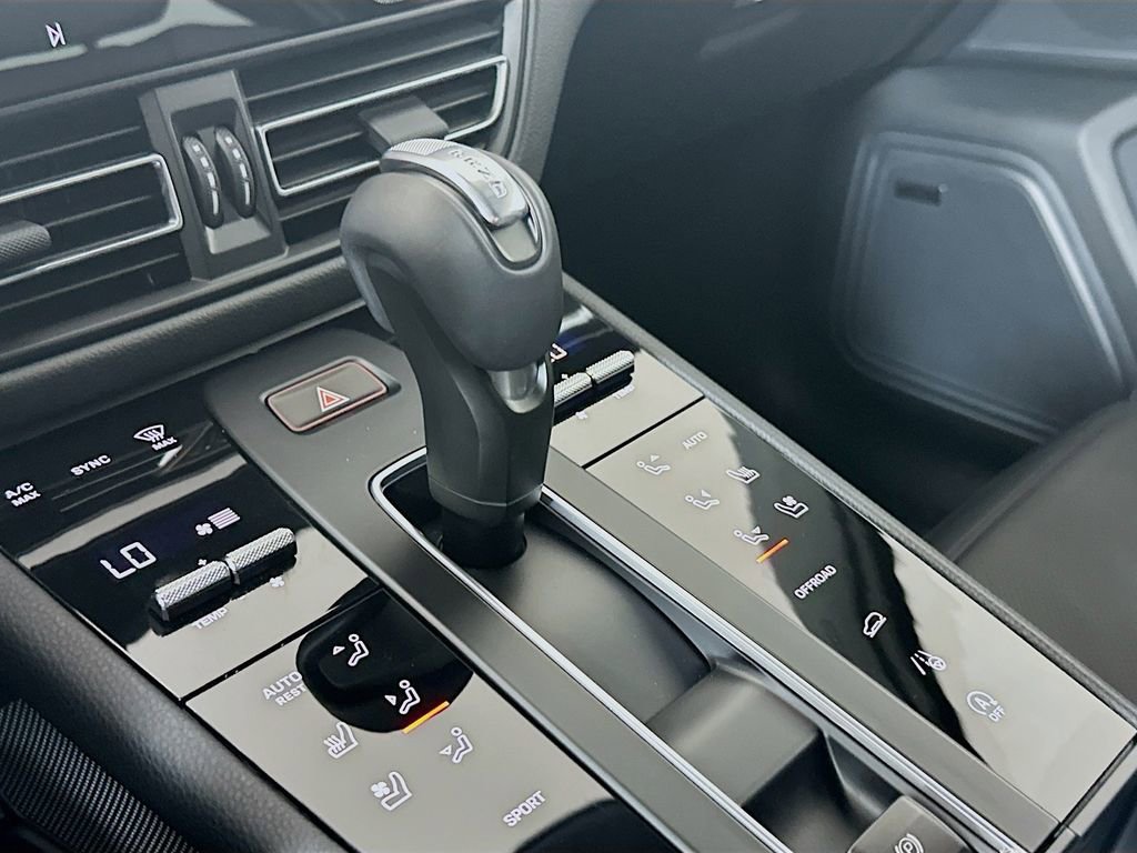 New 2026 Porsche Macan Turbo AWD/4WD image 18