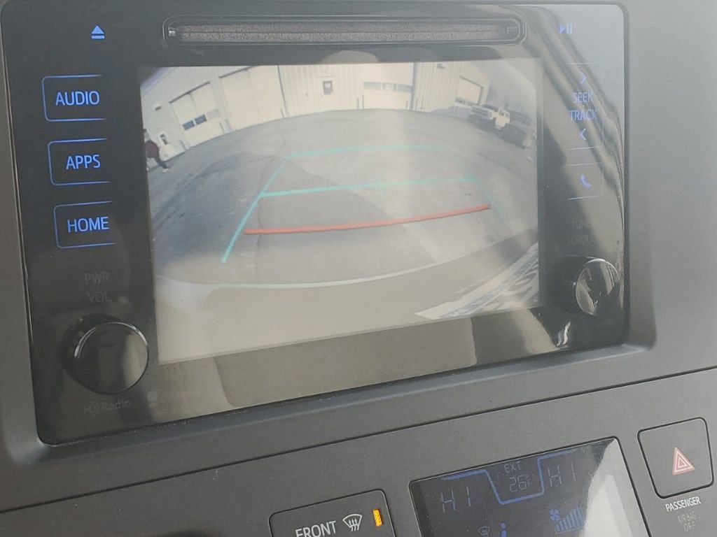 Used 2015 Toyota Sienna LE image 17